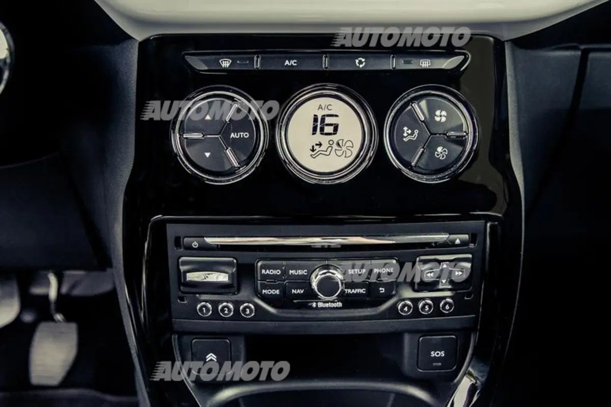 DS3 1.2 Pure Tech 110 cv So Chic [VIDEO] (23)