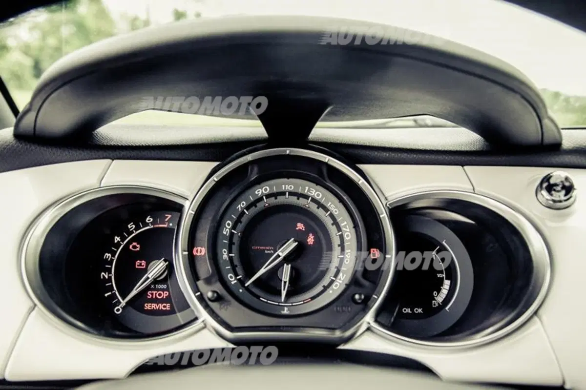 DS3 1.2 Pure Tech 110 cv So Chic [VIDEO] (24)