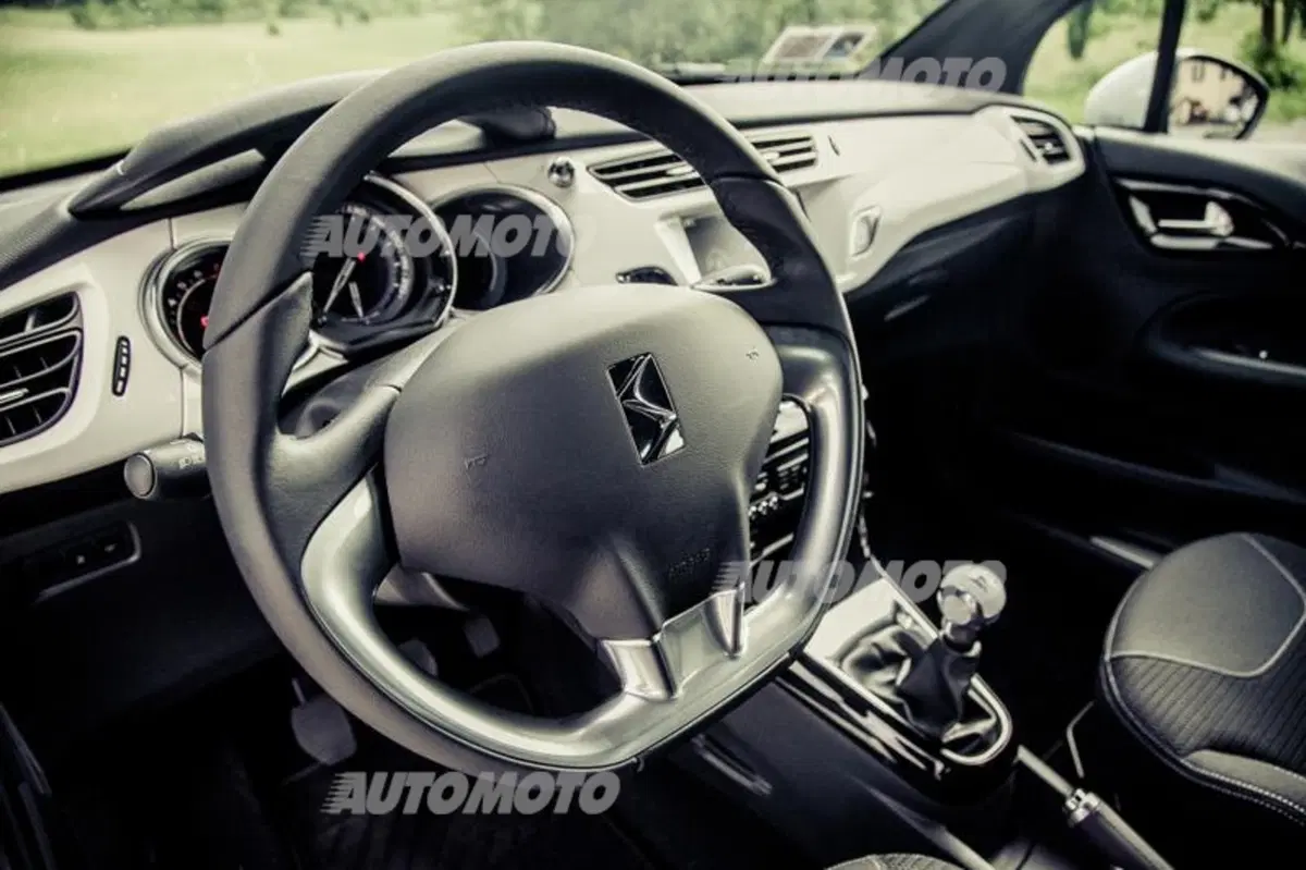 DS3 1.2 Pure Tech 110 cv So Chic [VIDEO] (25)