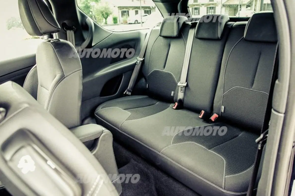 DS3 1.2 Pure Tech 110 cv So Chic [VIDEO] (27)