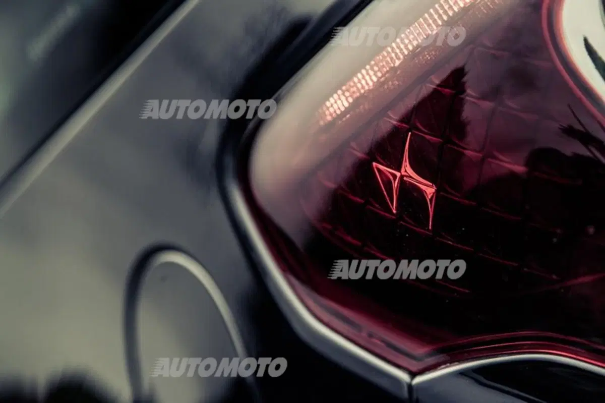 DS3 1.2 Pure Tech 110 cv So Chic [VIDEO] (30)