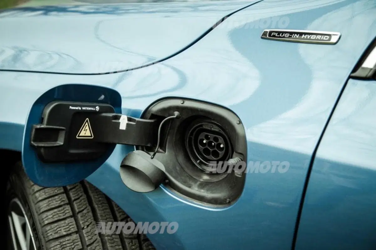 Volvo V60 Diesel Plug-in Hybrid [video] (21)
