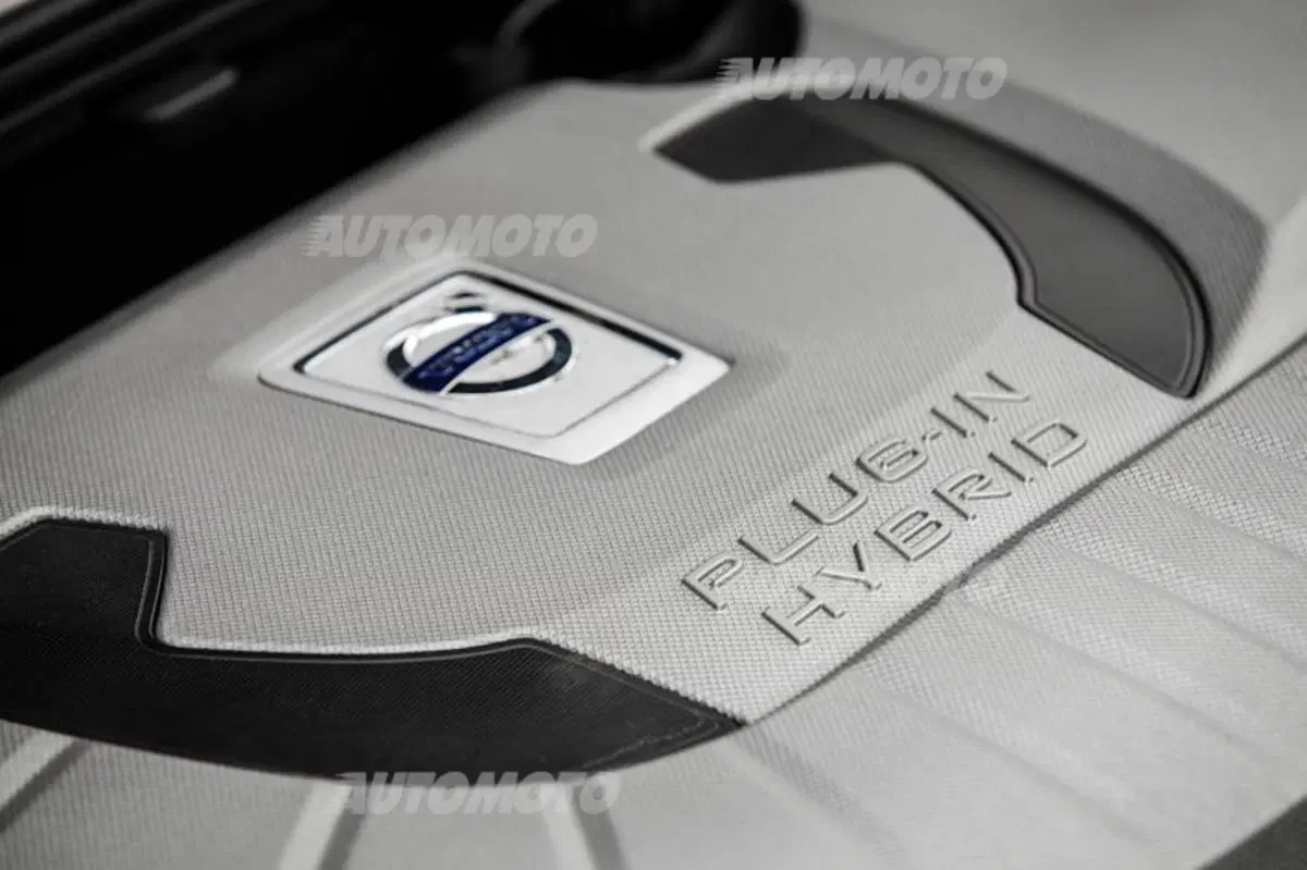 Volvo V60 Diesel Plug-in Hybrid [video] (24)