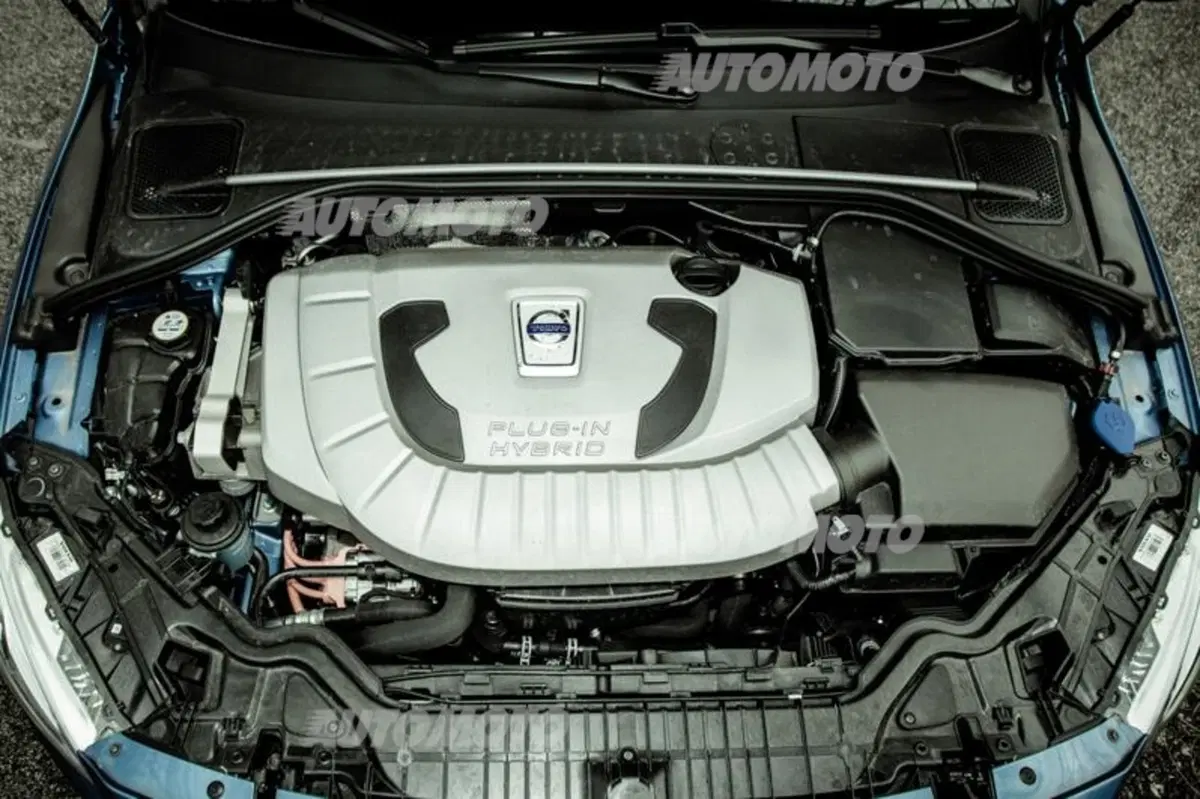 Volvo V60 Diesel Plug-in Hybrid [video] (25)