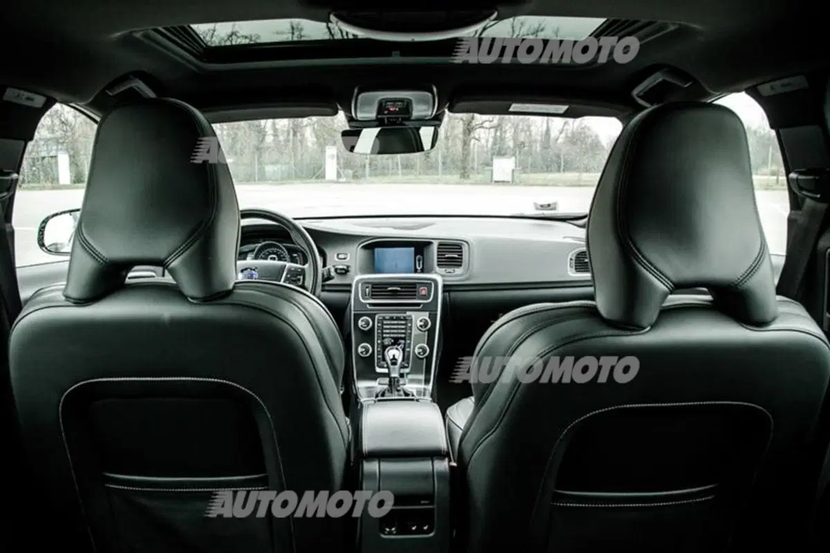 Volvo V60 Diesel Plug-in Hybrid [video] (33)