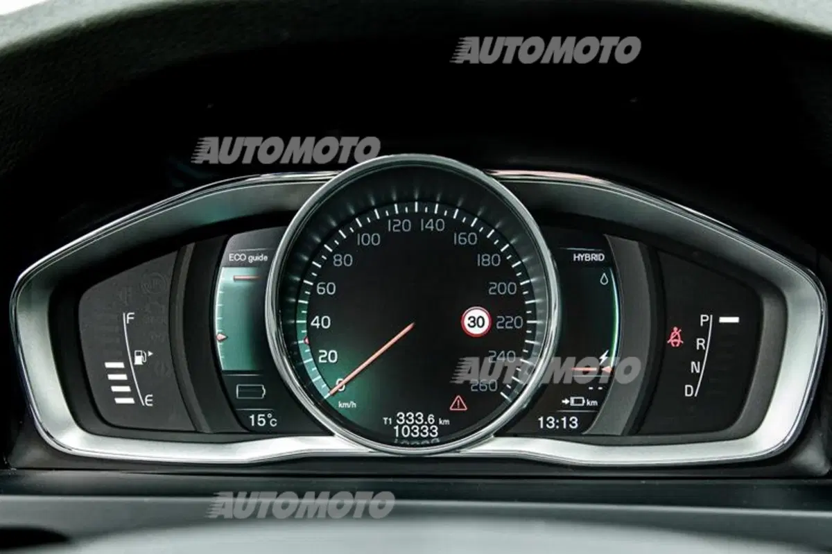 Volvo V60 Diesel Plug-in Hybrid [video] (35)