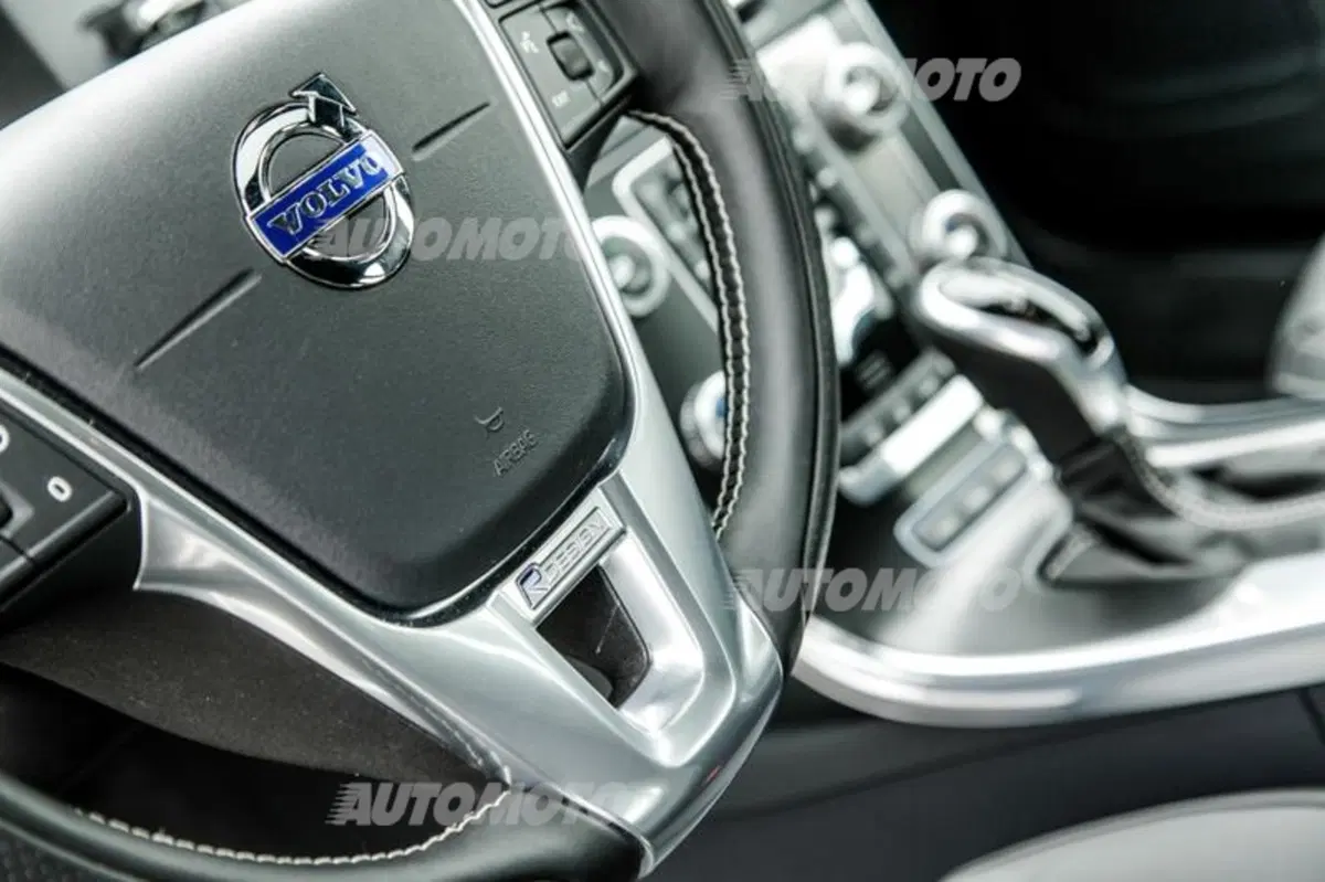 Volvo V60 Diesel Plug-in Hybrid [video] (36)
