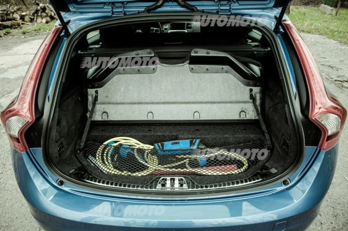 Volvo V60 Diesel Plug-in Hybrid [video] (41)