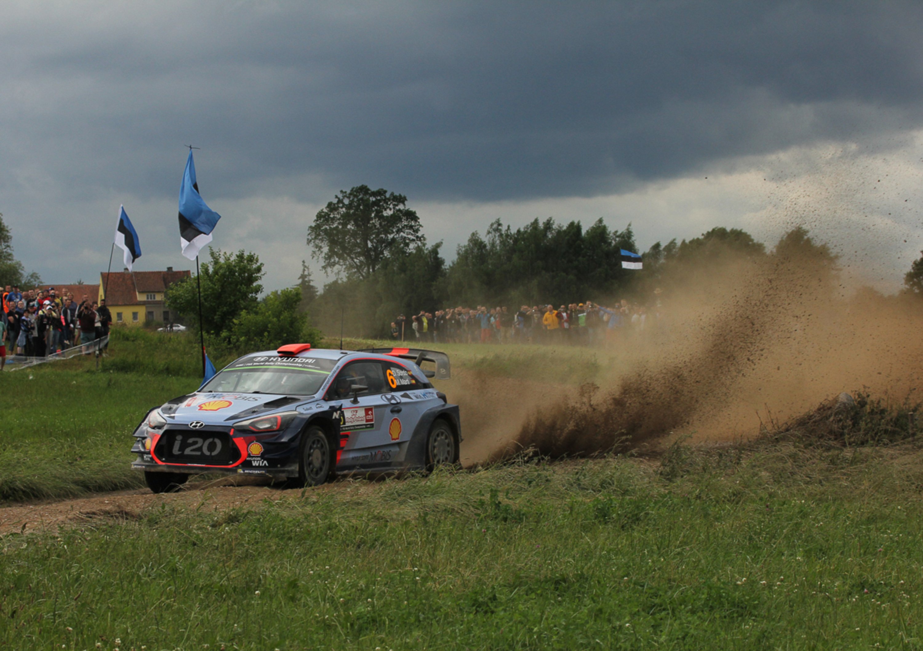 WRC17 Polonia, Day 2: Neuville (Hyundai) contro Tanak, Tre Secondi