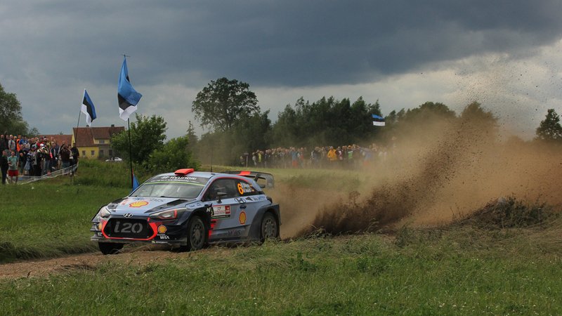 WRC17 Polonia, Day 2: Neuville (Hyundai) contro Tanak, Tre Secondi