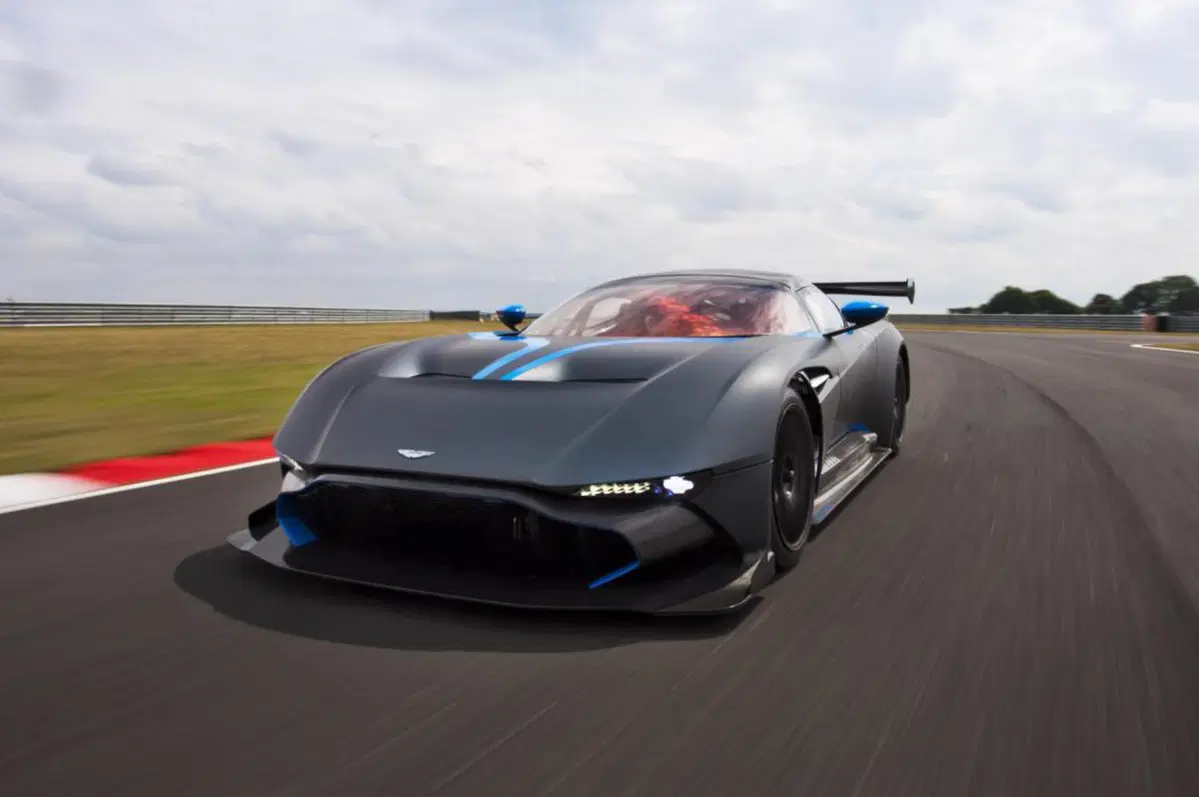 Aston Martin Vulcan a Spa per la 24 Ore
