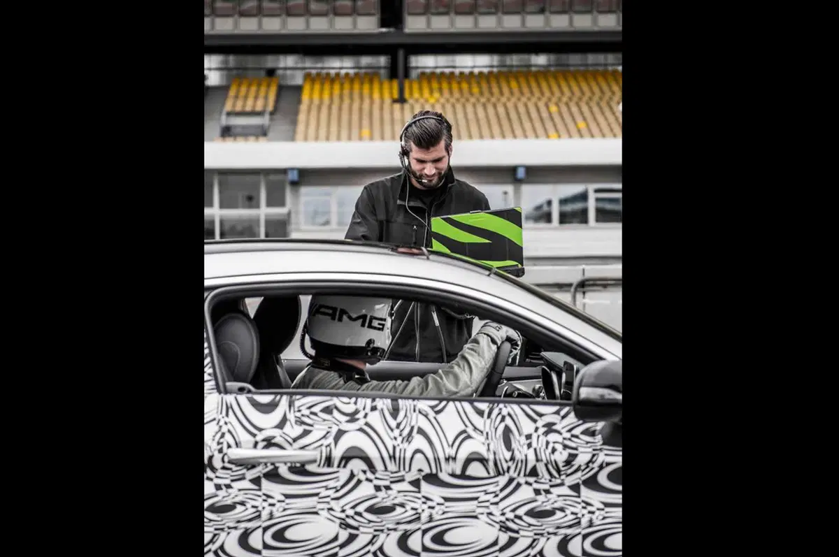 Mercedes-AMG C63 Coupé: il lancio ad agosto, debutterà a Francoforte (4)