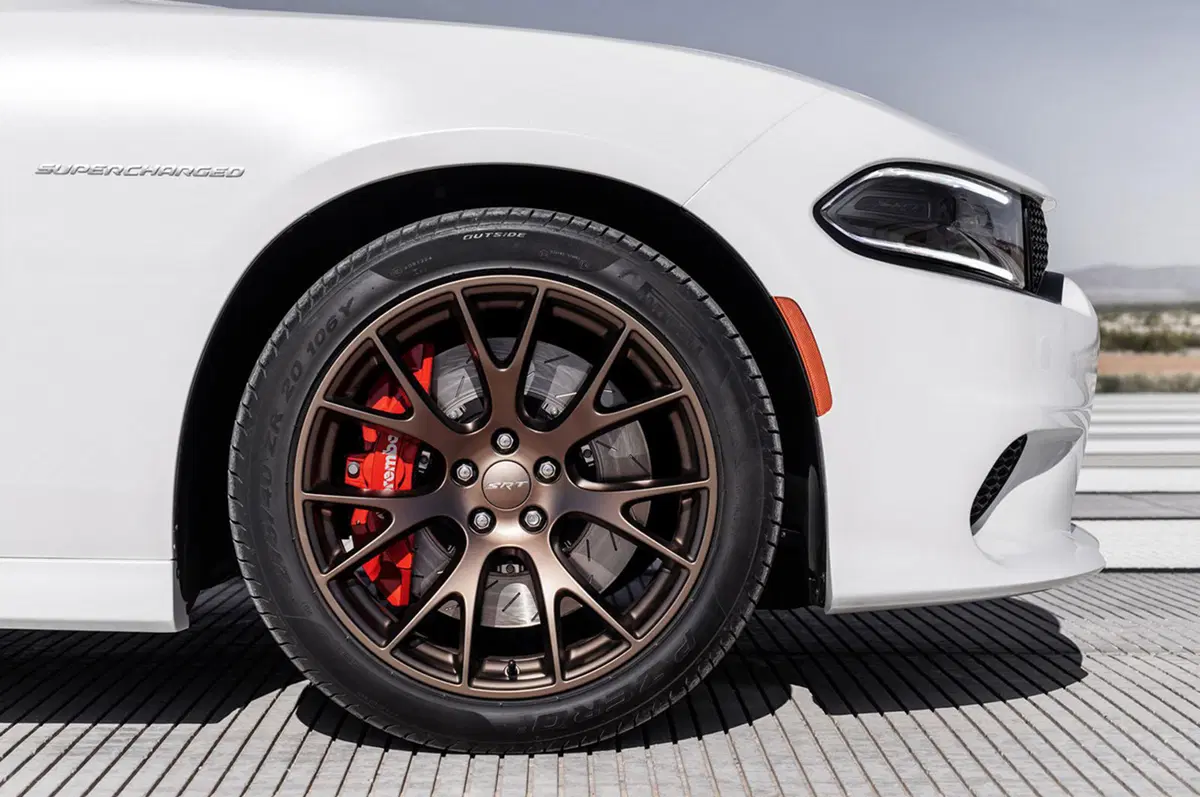 Dodge Charger e Challenger SRT Hellcat: raddoppiata la produzione per il 2016