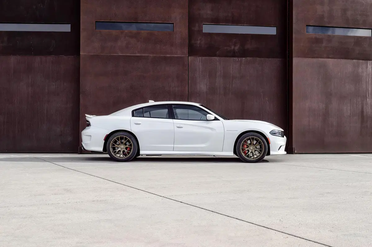 Dodge Charger e Challenger SRT Hellcat: raddoppiata la produzione per il 2016 (23)