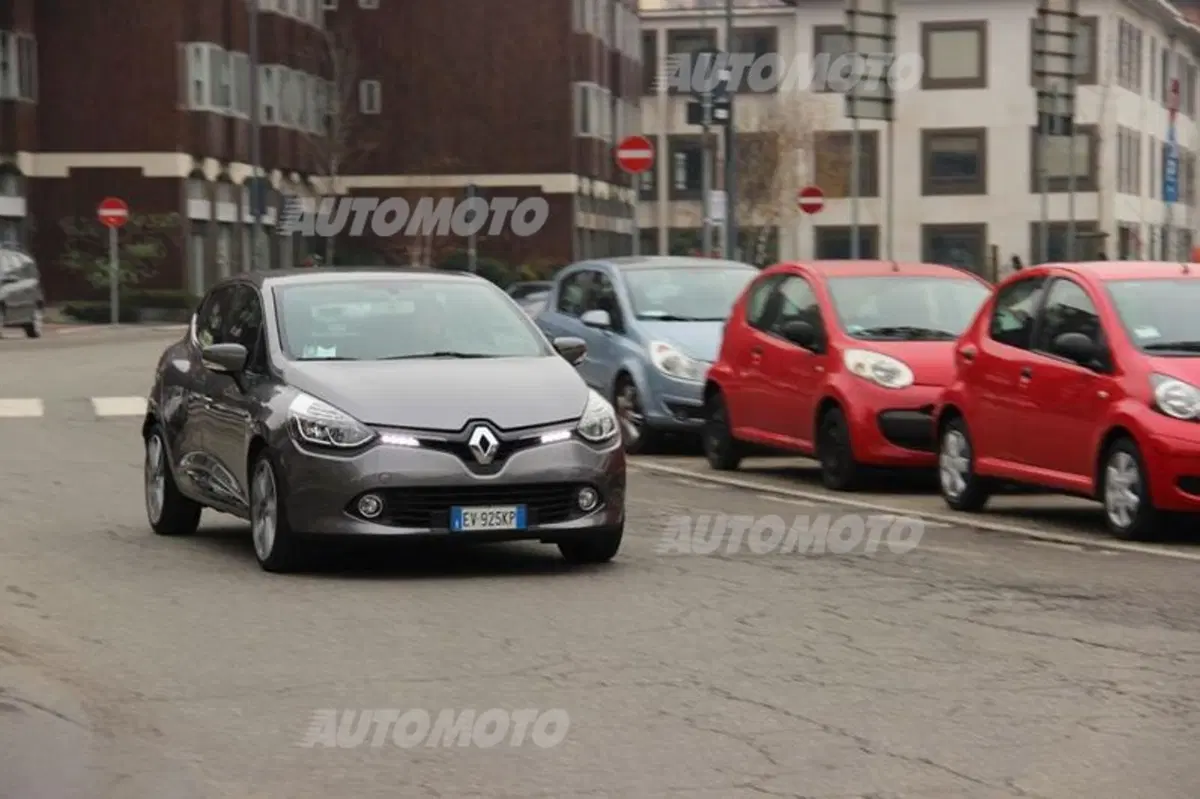 Renault Clio Costume National
