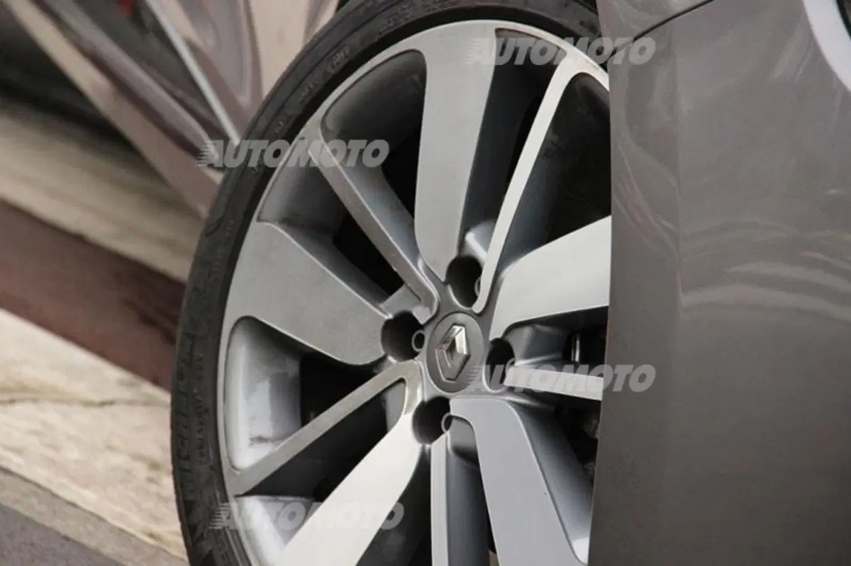 Renault Clio Costume National (29)