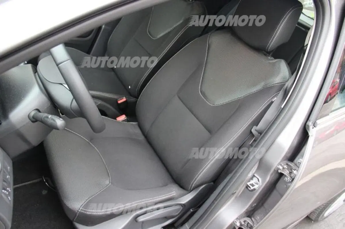 Renault Clio Costume National (63)