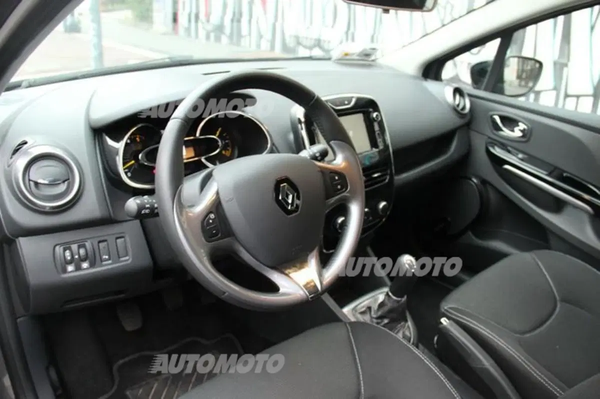 Renault Clio Costume National (65)
