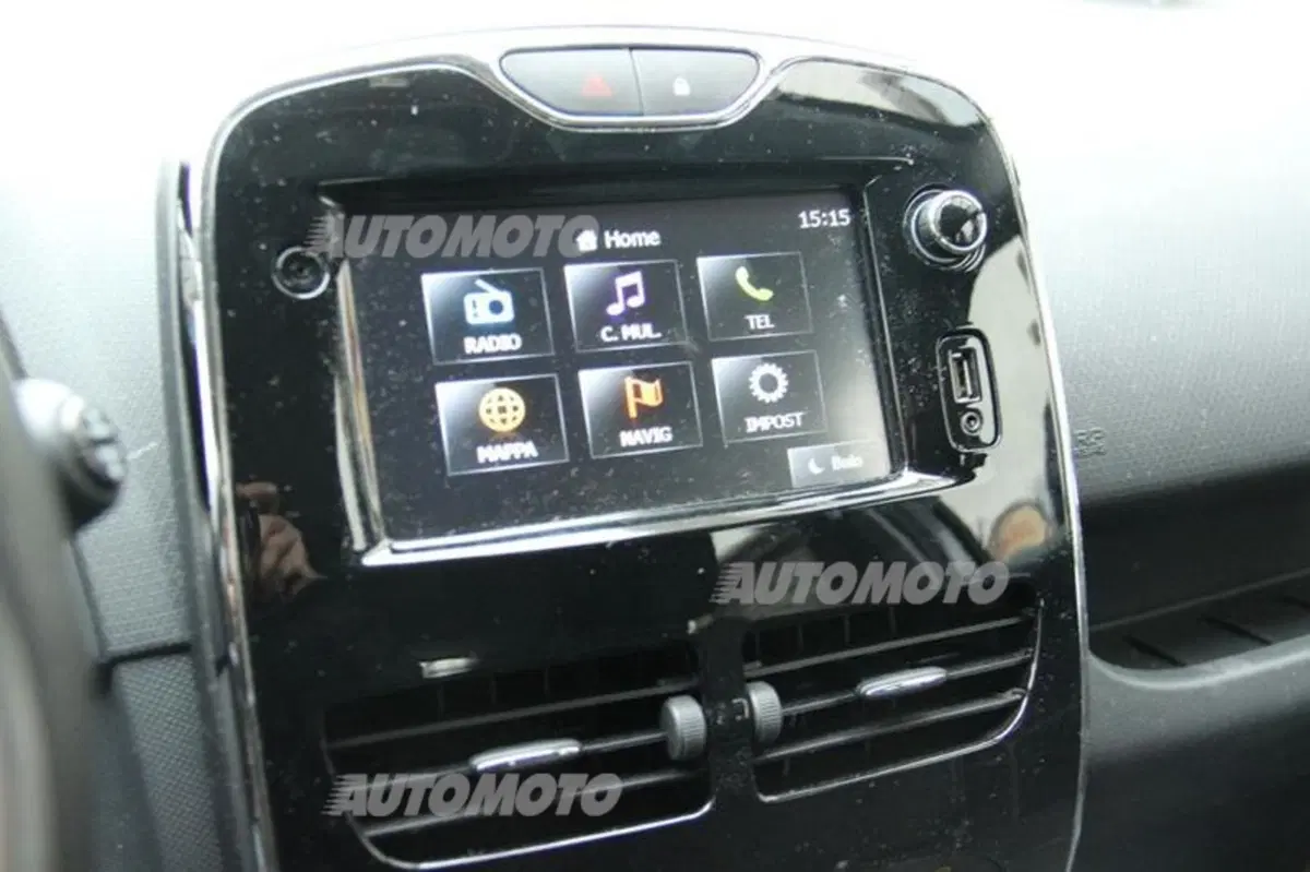 Renault Clio Costume National (69)