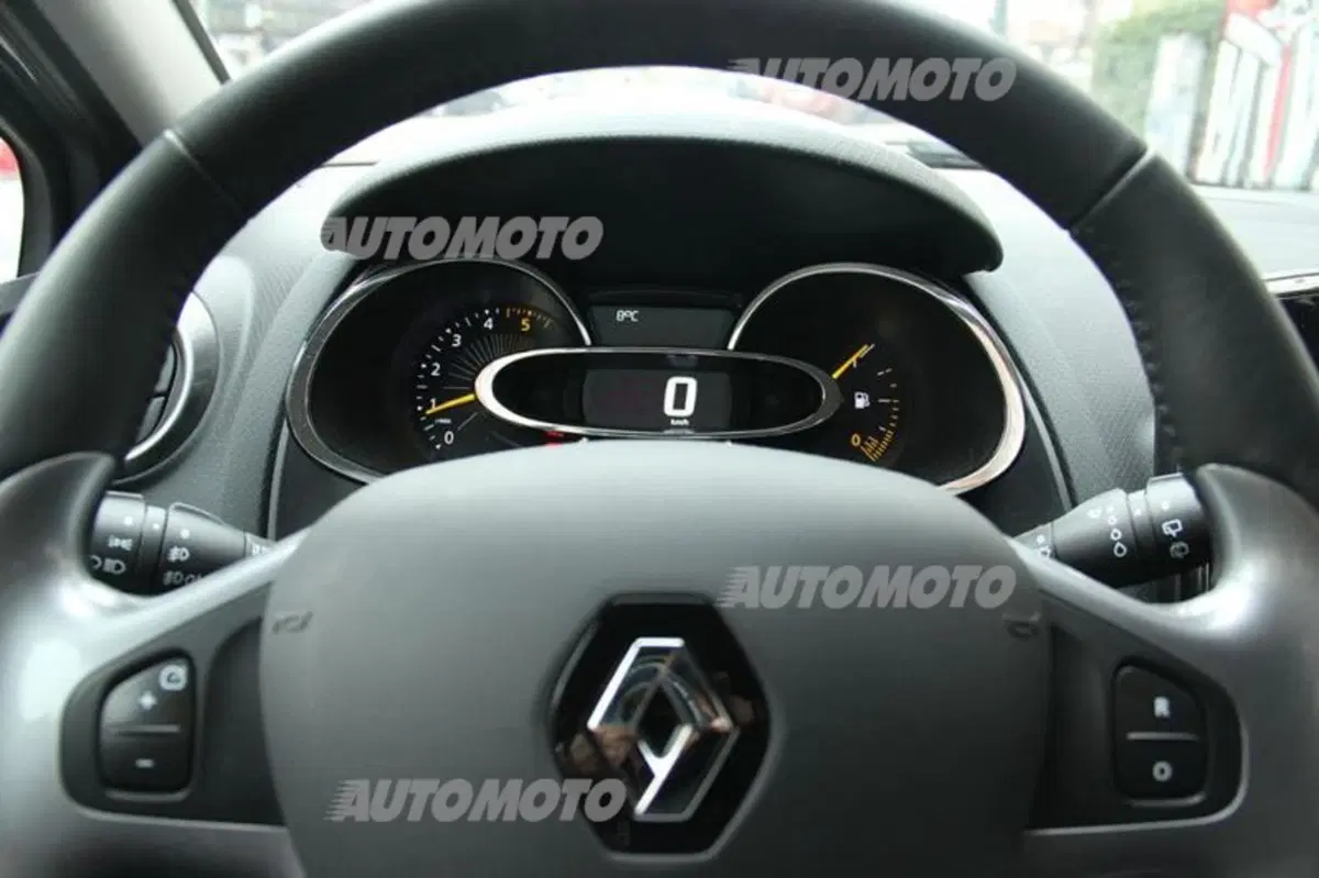 Renault Clio Costume National (70)