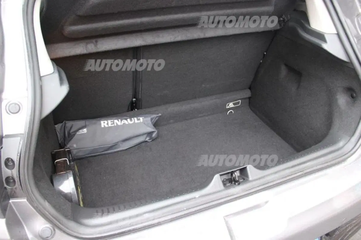 Renault Clio Costume National (74)