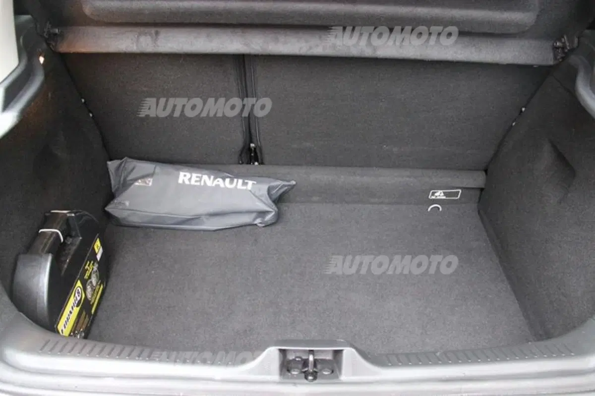 Renault Clio Costume National (75)