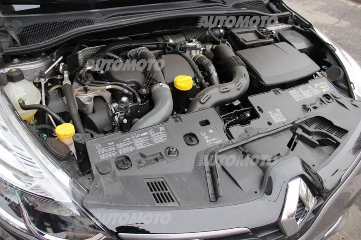 Renault Clio Costume National (76)