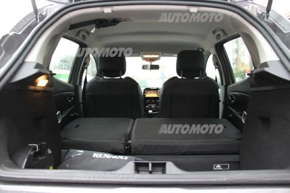 Renault Clio Costume National (77)