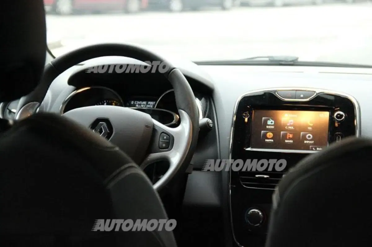Renault Clio Costume National (78)
