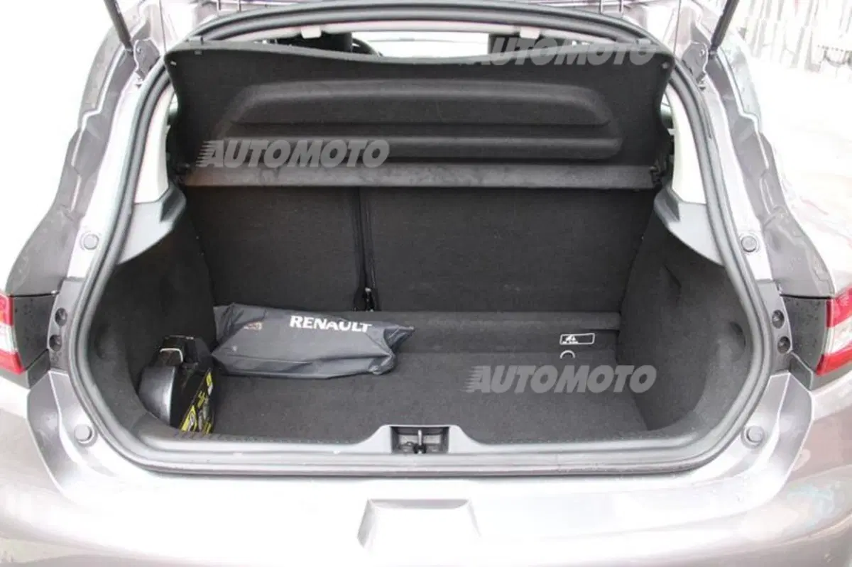 Renault Clio Costume National (80)