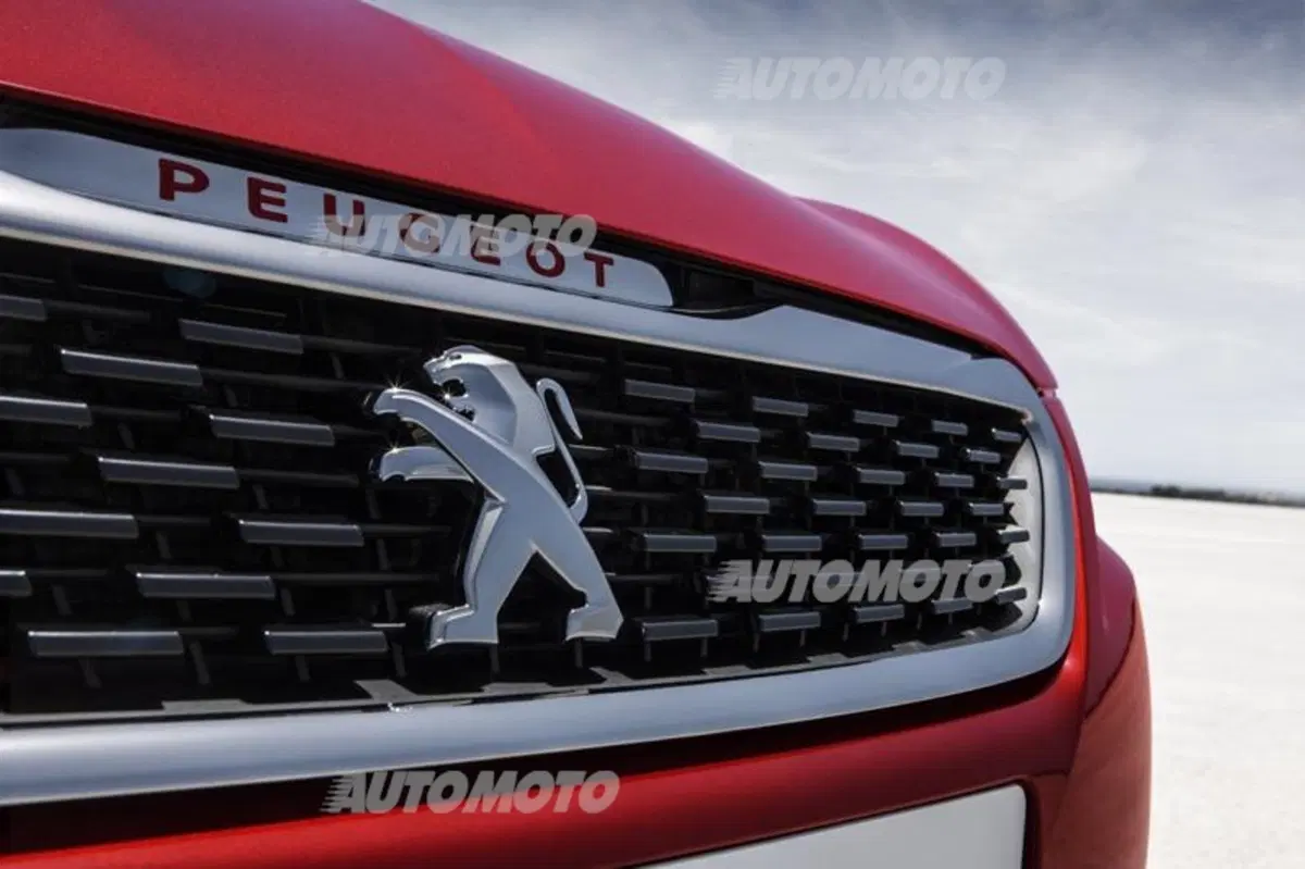 Peugeot 308 GTi, i prezzi per l'Italia (16)