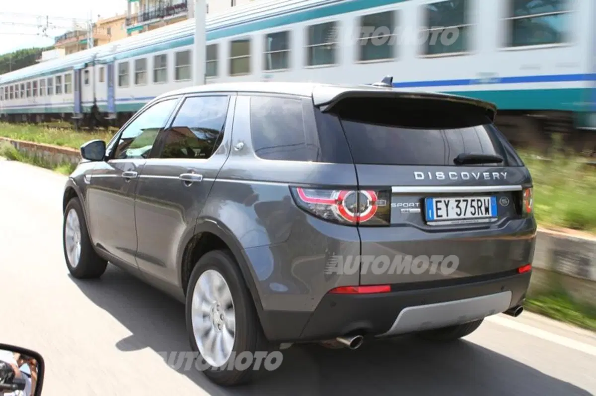 Land Rover Discovery Sport [video] (3)