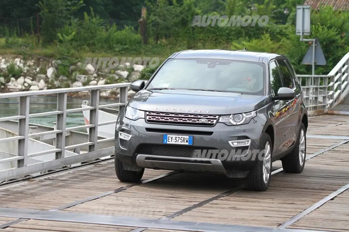 Land Rover Discovery Sport [video] (11)