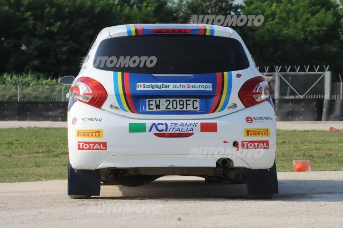 Peugeot 208 R5 ed R2 (39)