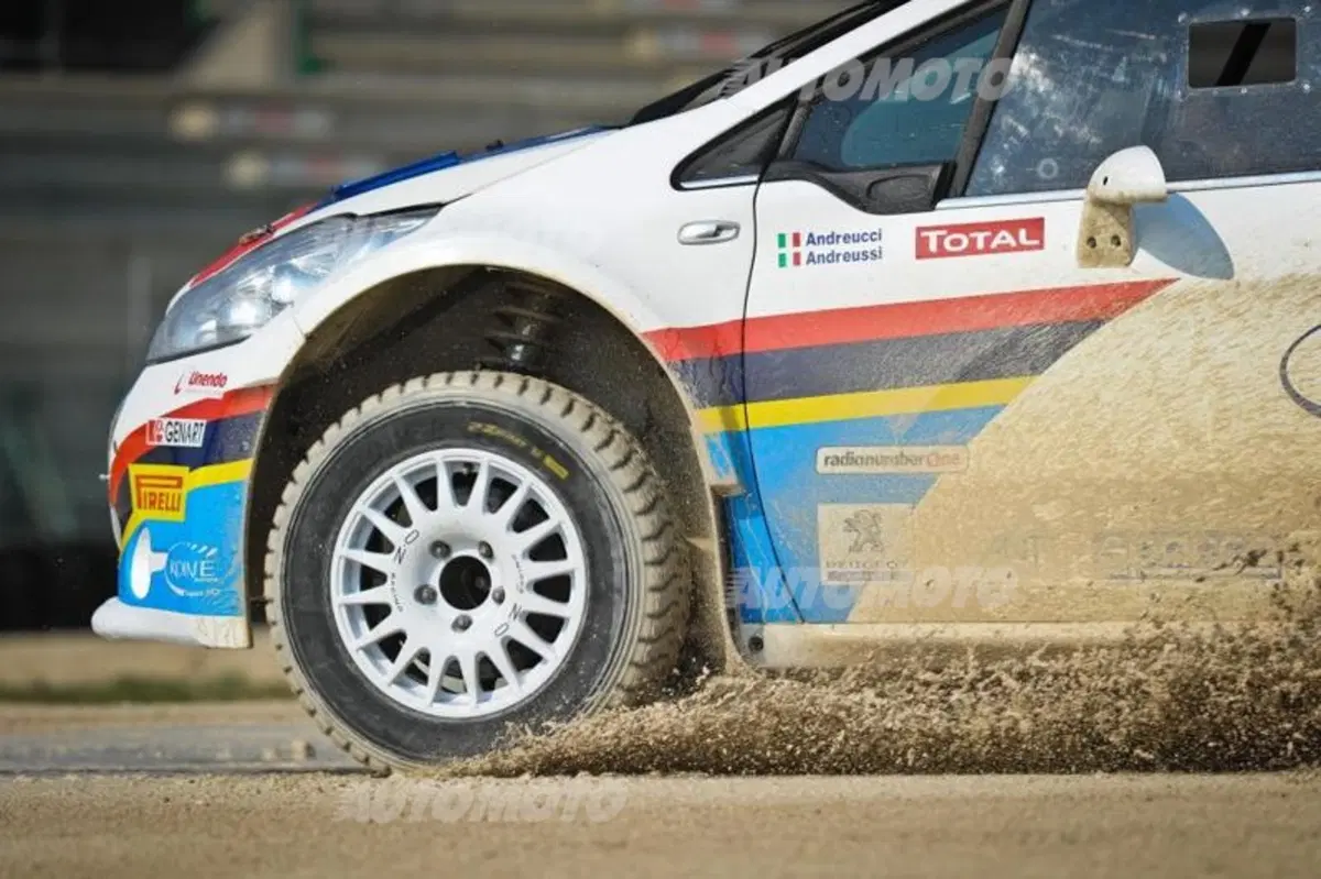 Peugeot 208 R5 ed R2 (112)