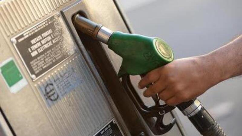 Carburanti: esodo estivo per la prima volta con prezzi in calo