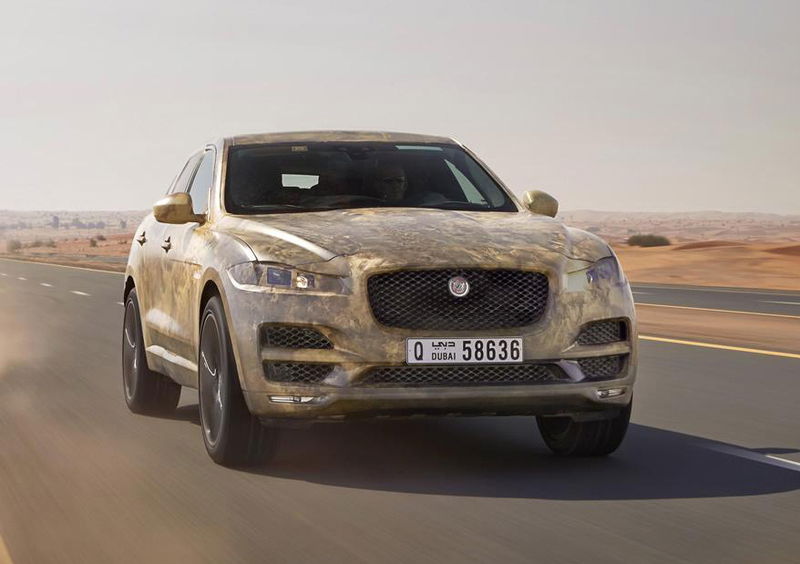 Jaguar F-Pace: testata tra i ghiacci e il deserto. Arriva a Francoforte