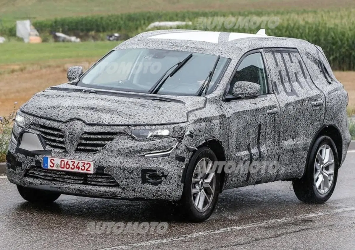 Nuova Renault "Koleos": ecco la SUV che nascer&agrave; su base X-Trail