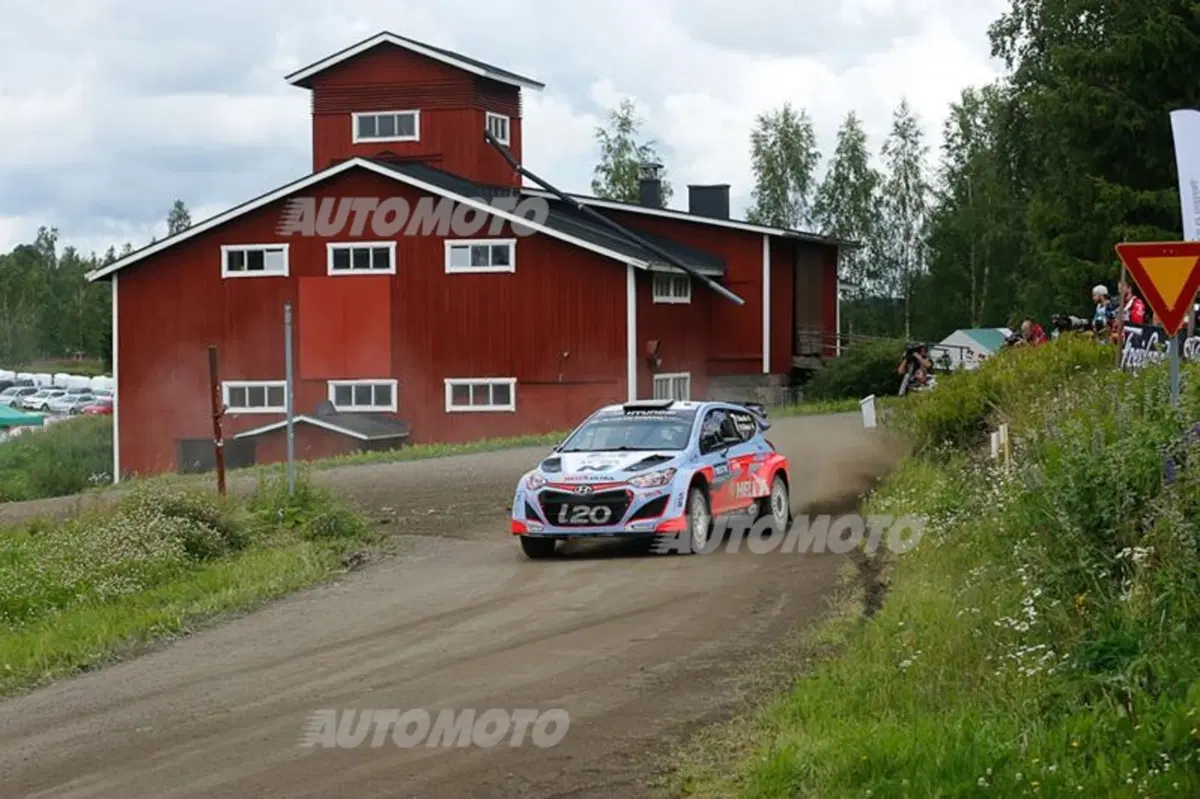 WRC Finlandia. Latvala (VW Polo R) a un passo dalla vittoria (9)