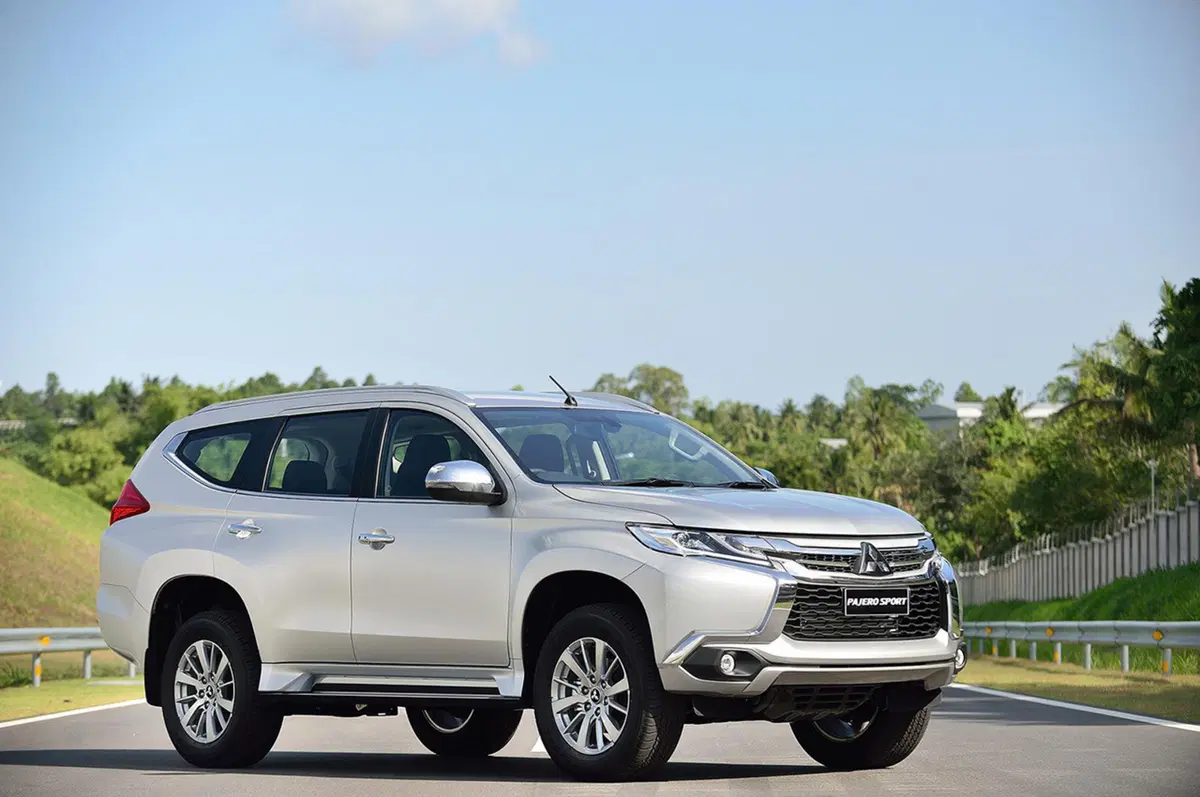 Mitsubishi Pajero Sport: il SUV dei tre diamanti torna a splendere (2)