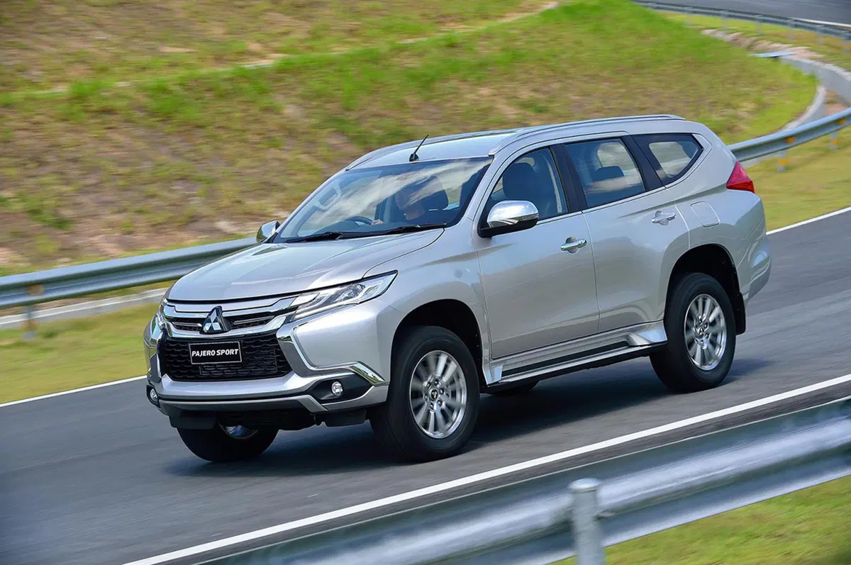 Mitsubishi Pajero Sport: il SUV dei tre diamanti torna a splendere (5)