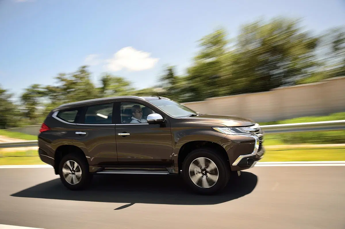 Mitsubishi Pajero Sport: il SUV dei tre diamanti torna a splendere (10)