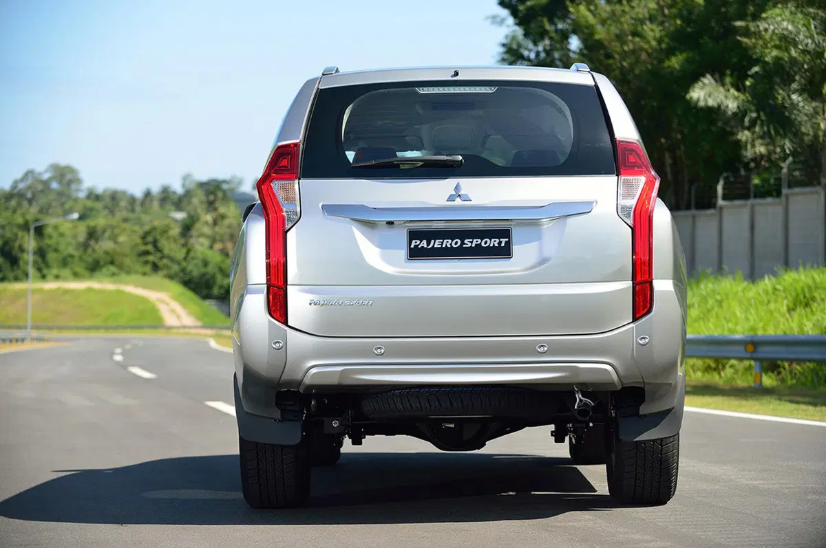 Mitsubishi Pajero Sport: il SUV dei tre diamanti torna a splendere (12)