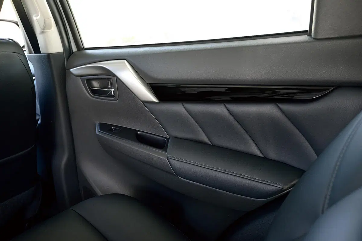 Mitsubishi Pajero Sport: il SUV dei tre diamanti torna a splendere (19)