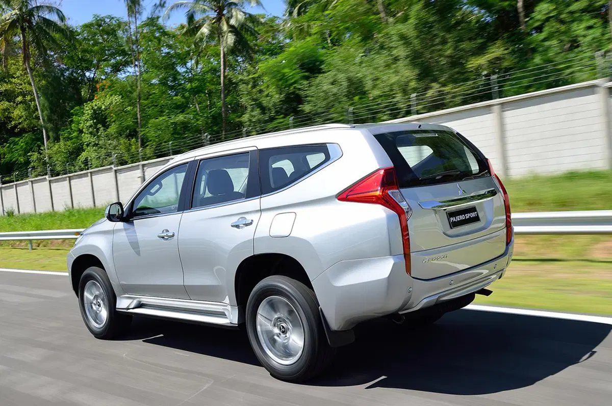 Mitsubishi Pajero Sport: il SUV dei tre diamanti torna a splendere (20)