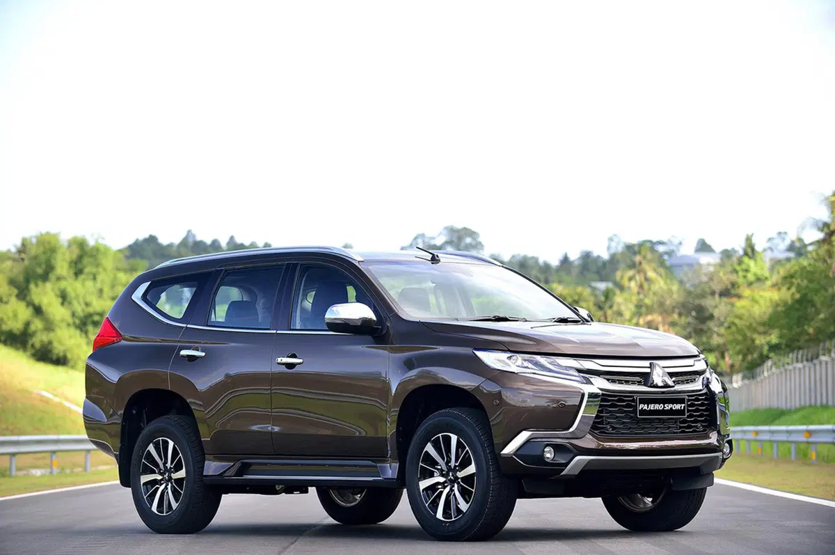 Mitsubishi Pajero Sport: il SUV dei tre diamanti torna a splendere (22)