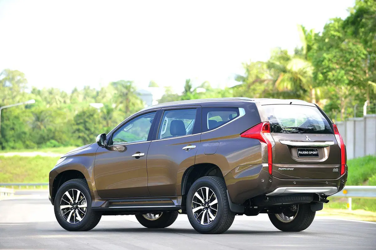 Mitsubishi Pajero Sport: il SUV dei tre diamanti torna a splendere (38)