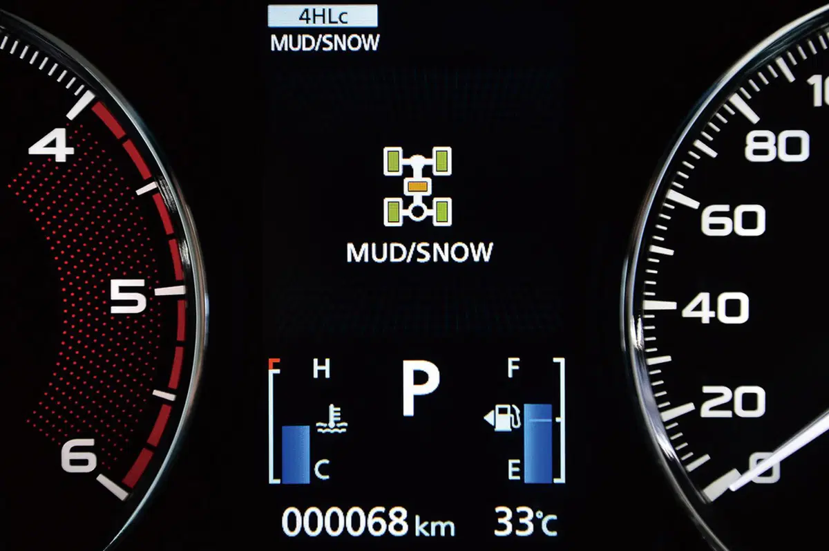Mitsubishi Pajero Sport: il SUV dei tre diamanti torna a splendere (39)