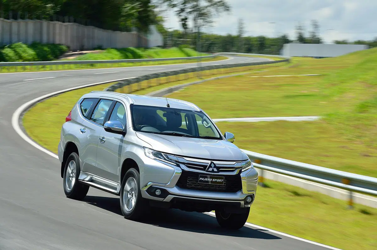 Mitsubishi Pajero Sport: il SUV dei tre diamanti torna a splendere (44)