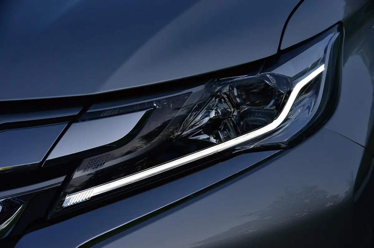 Mitsubishi Pajero Sport: il SUV dei tre diamanti torna a splendere (45)